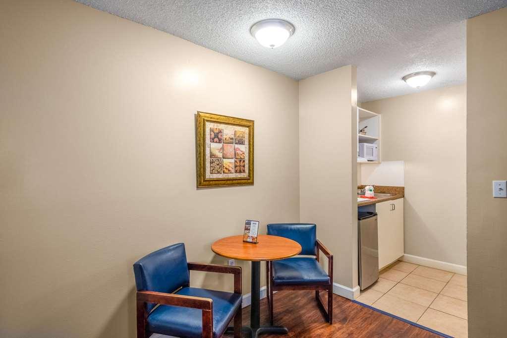 Tampa Bay Extended Stay - Airport Phòng bức ảnh